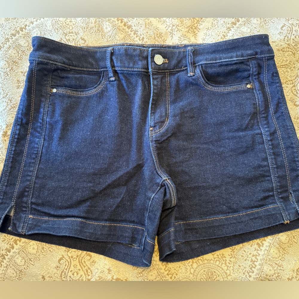 White House Black Market Dark Wash Denim Shorts | Size 6